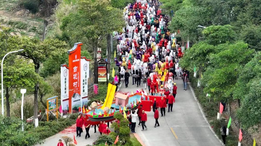 汀溪镇古坑村送王船民俗文化活动。夏海滨摄